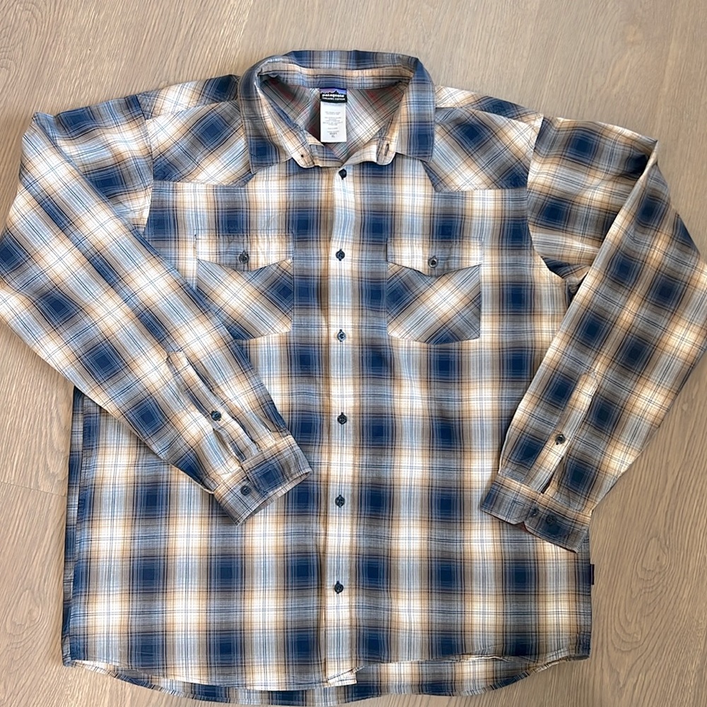 Men’s Patagonia Long Sleeve Shirt